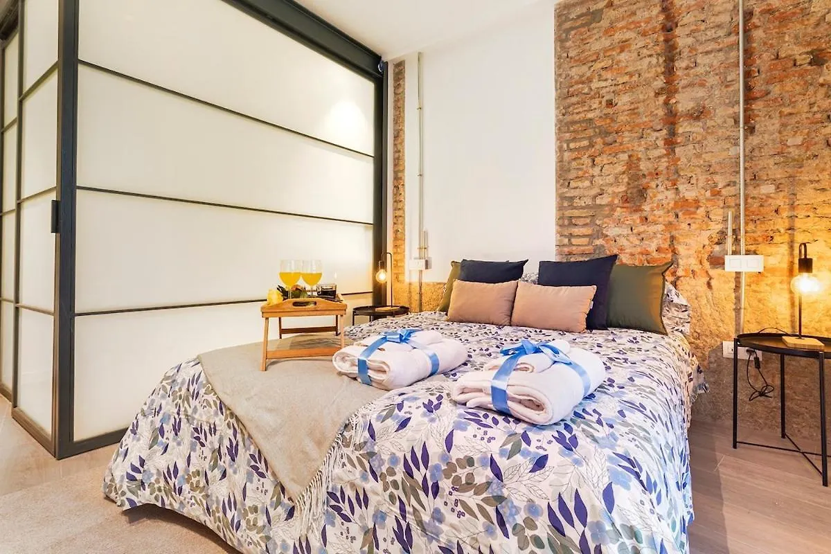 -Malagasunapts-Industrial Loft Citycentre